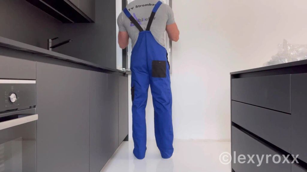 LexyRoxx - Krankes Geheimnis – Papas besten Freund gefickt