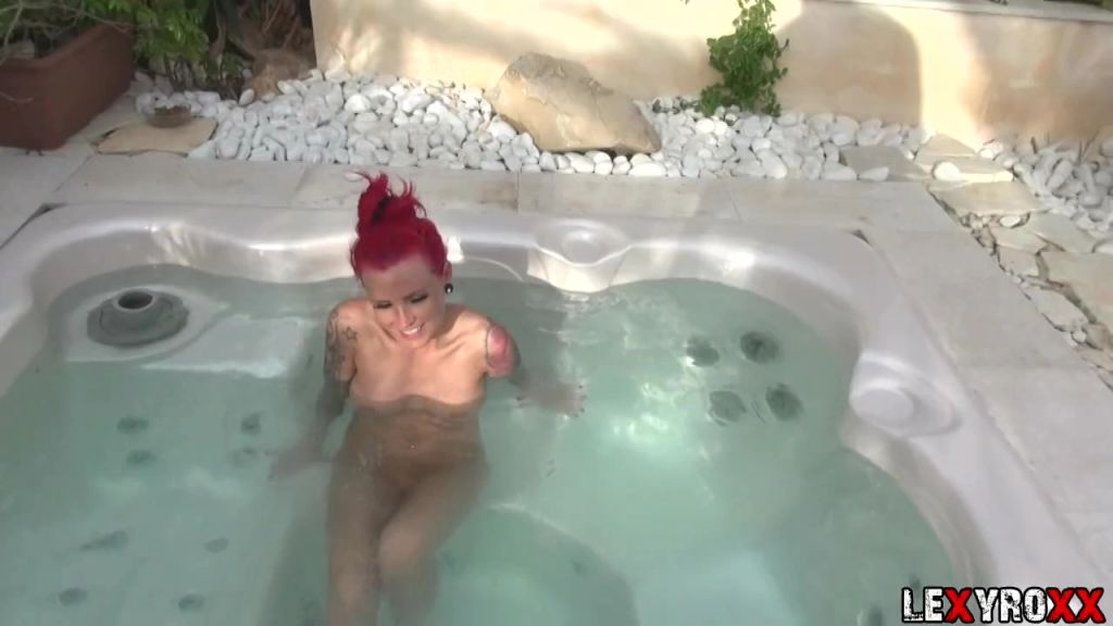 LexyRoxx - vom Poolboy AO ins Fötzchen gefickt